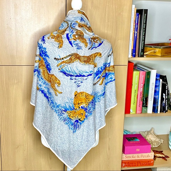 Hermes Accessories - Hermès “Guepards” cotton jersey scarf/shawl 110cm